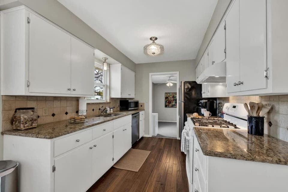 Kitchen or kitchenette, kitchen