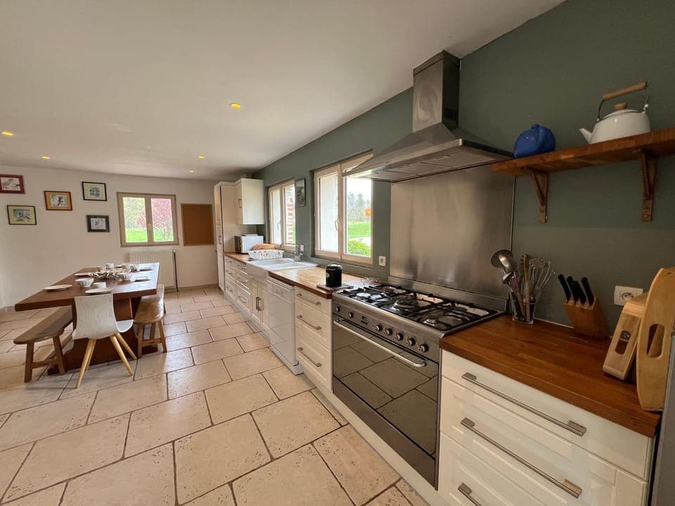 Kitchen or kitchenette, Dining area, dishwasher, pet friendly