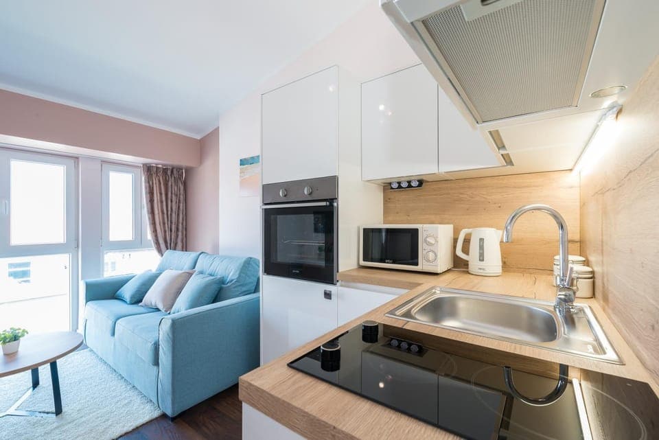 Kitchen or kitchenette, Living room