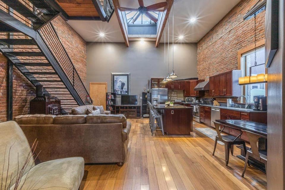 736 1/2 Combo Main Street Loft and Studio - Combo House in Ouray