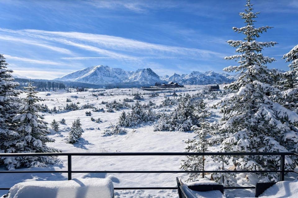 Balcony/Terrace, Balcony/Terrace, Garden view, Garden view, Landmark view, Landmark view, Mountain view, Mountain view