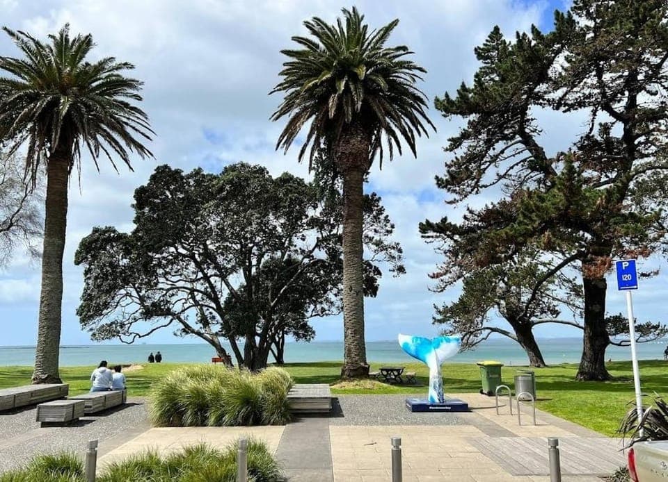 Neighbourhood, Beach