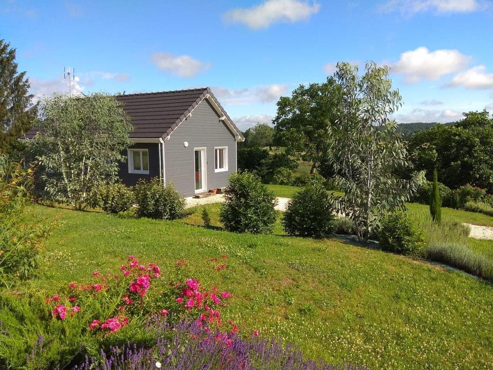 Property building, Natural landscape, Garden view