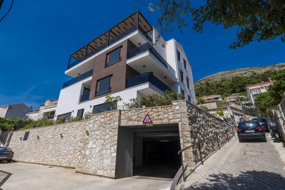 Property building, Location