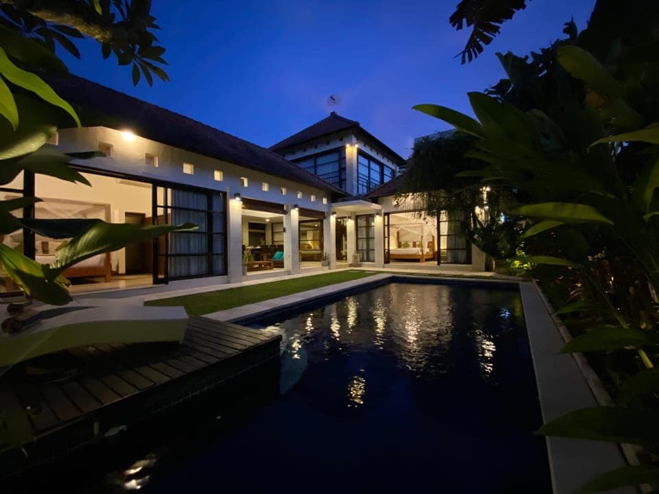 Property building, Swimming pool