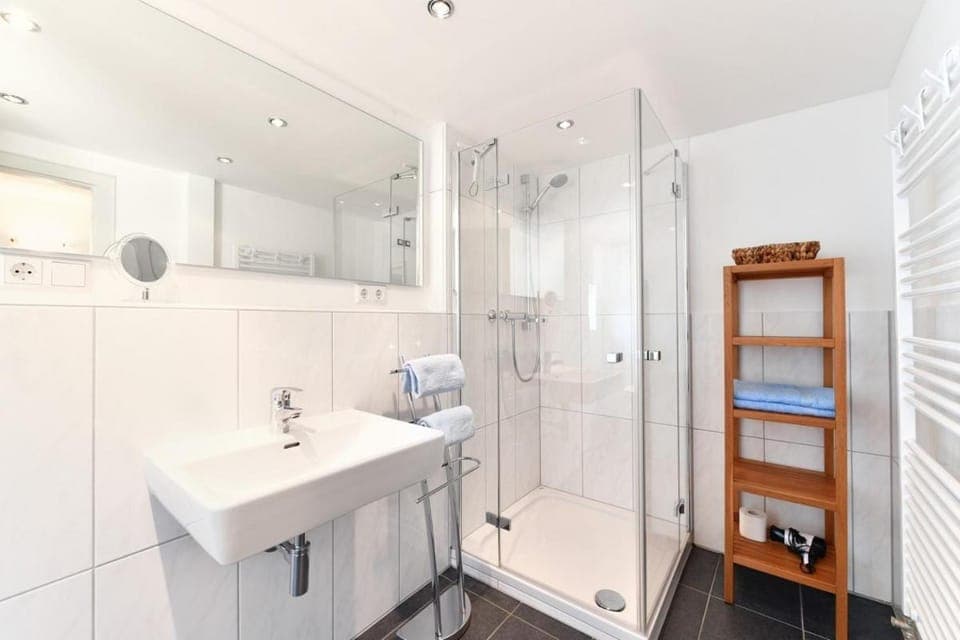 Bathroom, Living room