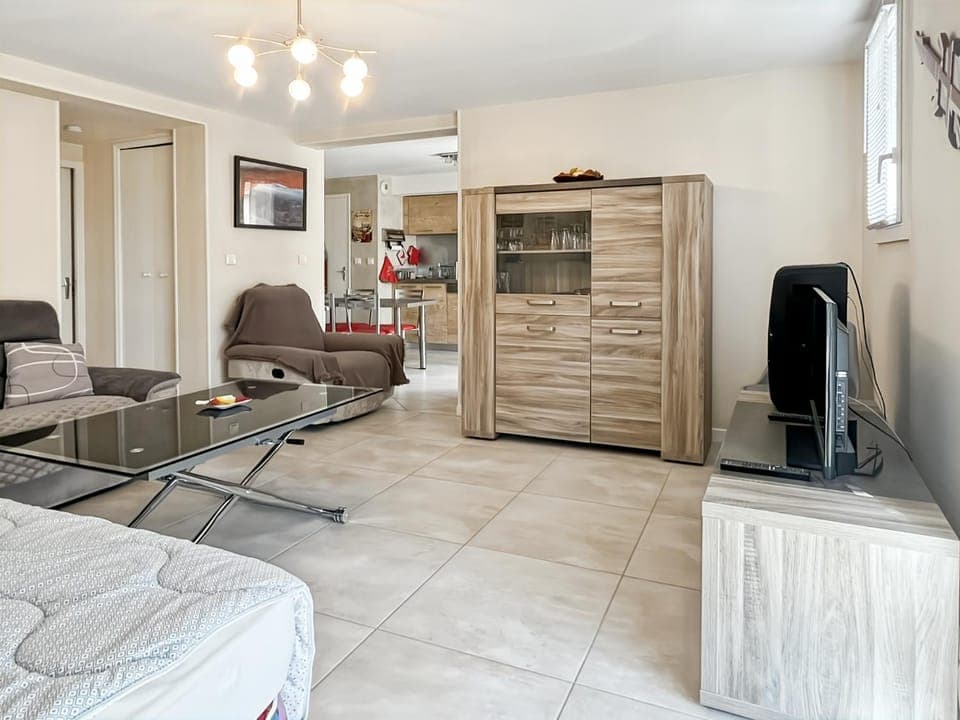 Kitchen or kitchenette, Living room, Seating area, Dining area, wardrobe