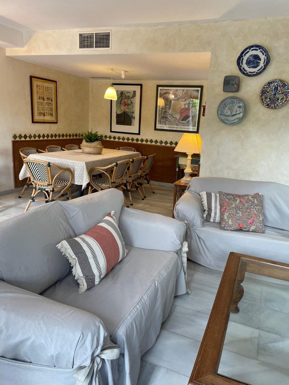 Communal lounge/ TV room