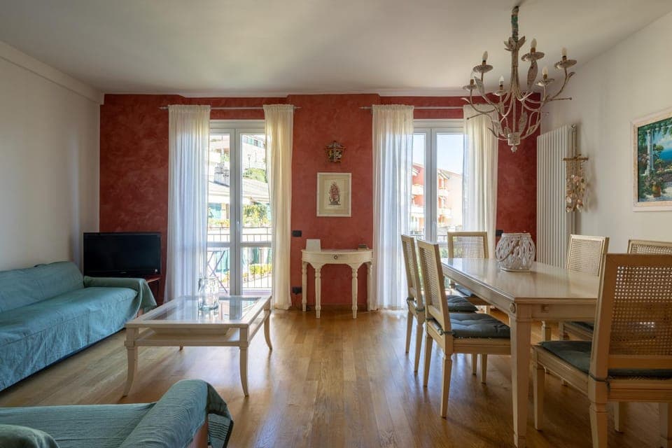 TV and multimedia, Living room, Dining area, internet