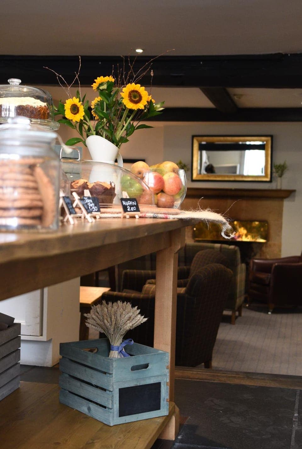 Patio, Restaurant/places to eat, Lobby or reception, Lounge or bar, Pets, Continental breakfast, English/Irish breakfast, Lunch, Dinner, Alcoholic drinks, Non alcoholic drinks