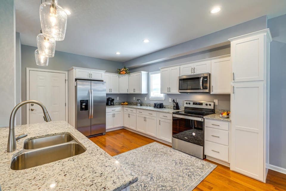Louisville Retreat w/ Deck ~ 11 Mi to Downtown! House in Louisville