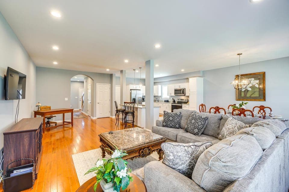 Louisville Retreat w/ Deck ~ 11 Mi to Downtown! House in Louisville