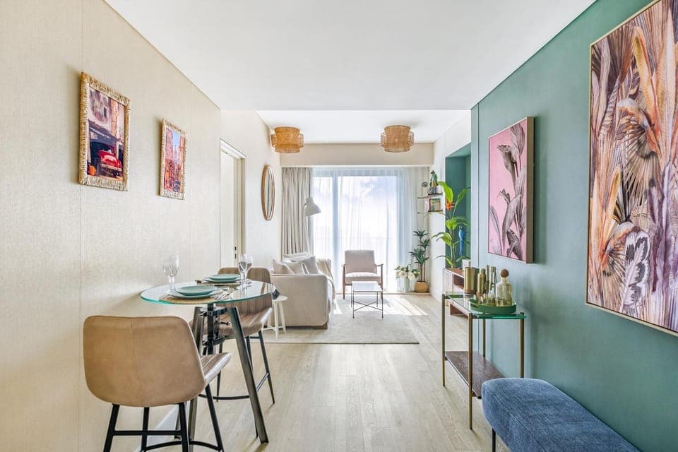 Living room, Decorative detail, Dining area