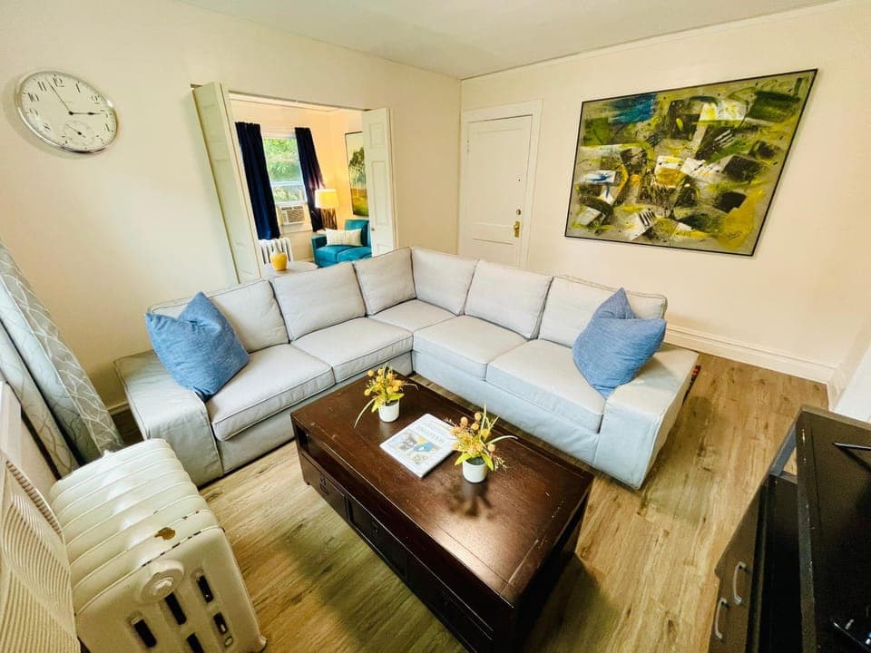 Living room, Seating area