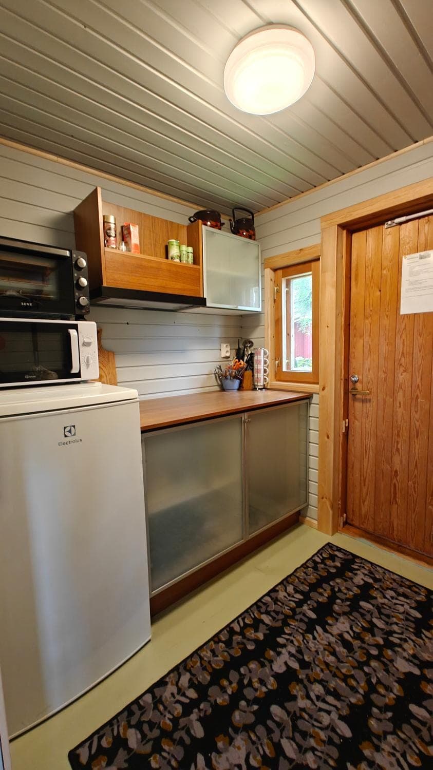 Kitchen or kitchenette, oven, stove