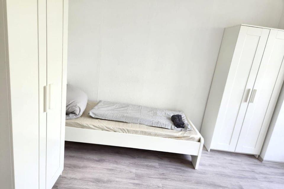 Bed, Photo of the whole room, Bedroom, wardrobe