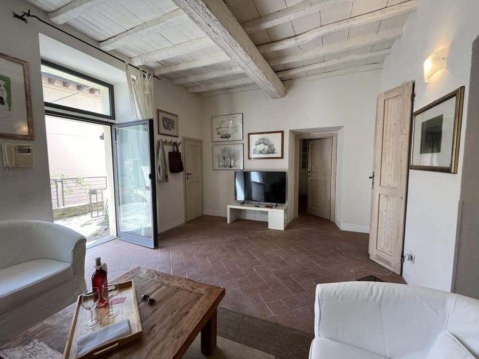 TV and multimedia, Living room, Evening entertainment