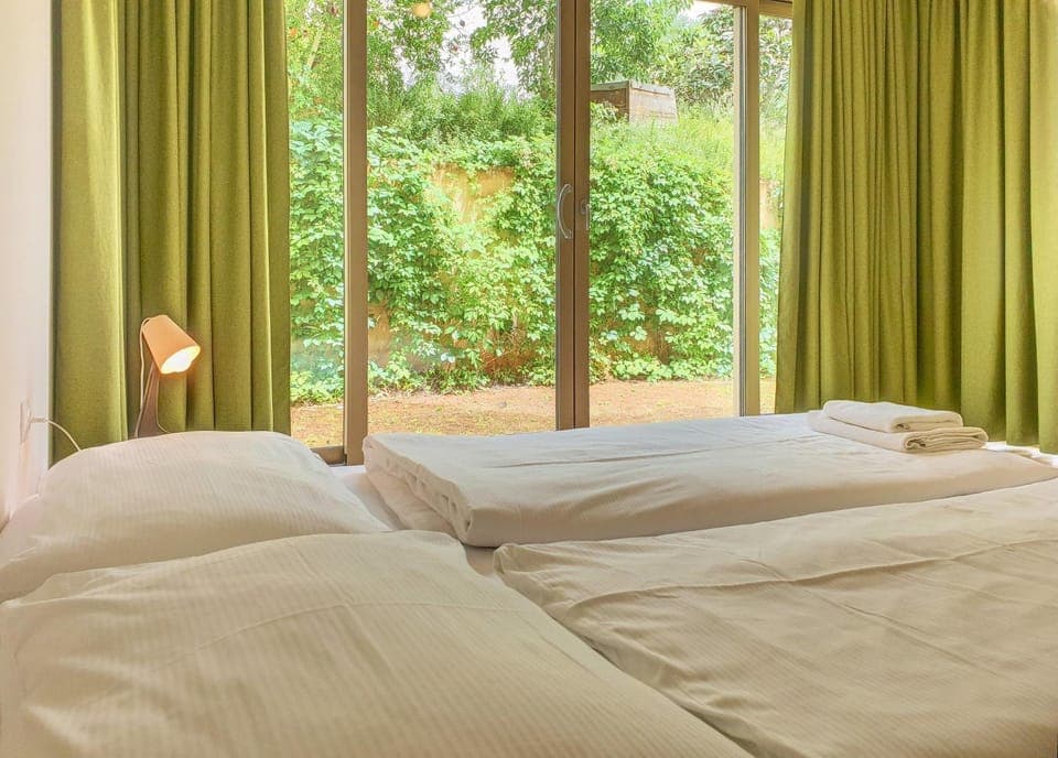 Bed, Bedroom, Garden view