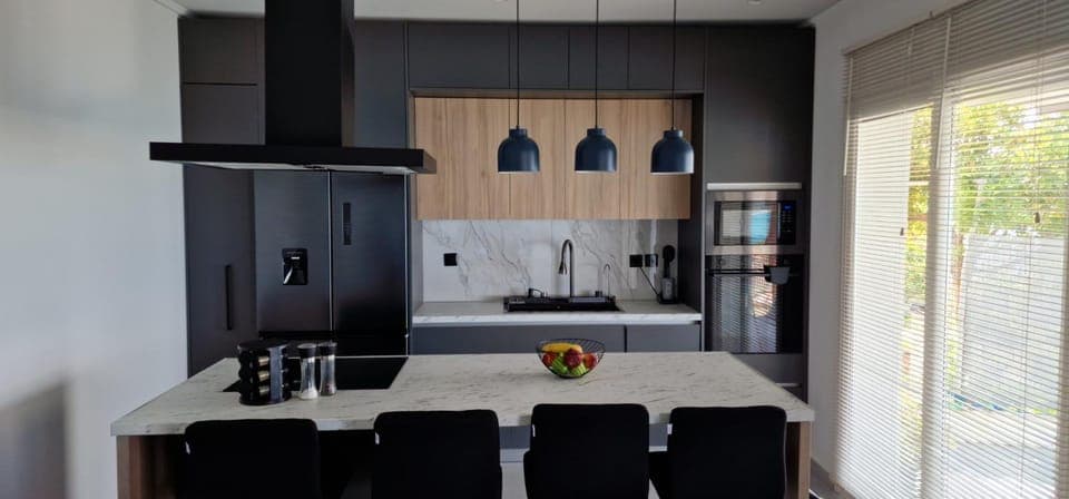 Kitchen or kitchenette, Dining area, dishwasher, oven, pet friendly, stove