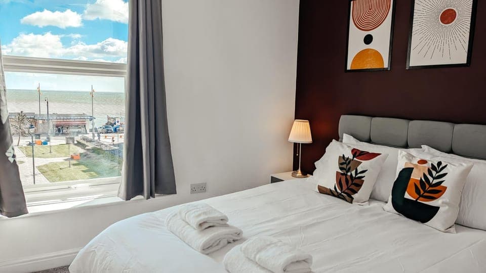 Bed, Natural landscape, Bedroom, towels