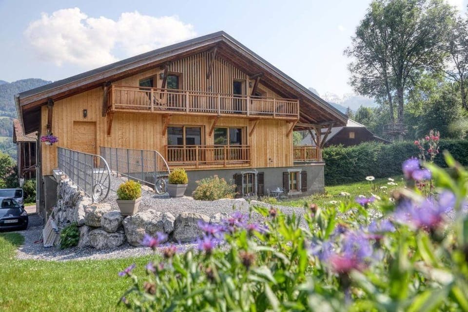 Property building, Facade/entrance, Spring, Garden