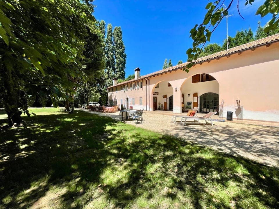 Property building, Spring, Day, Natural landscape, Garden, Garden view