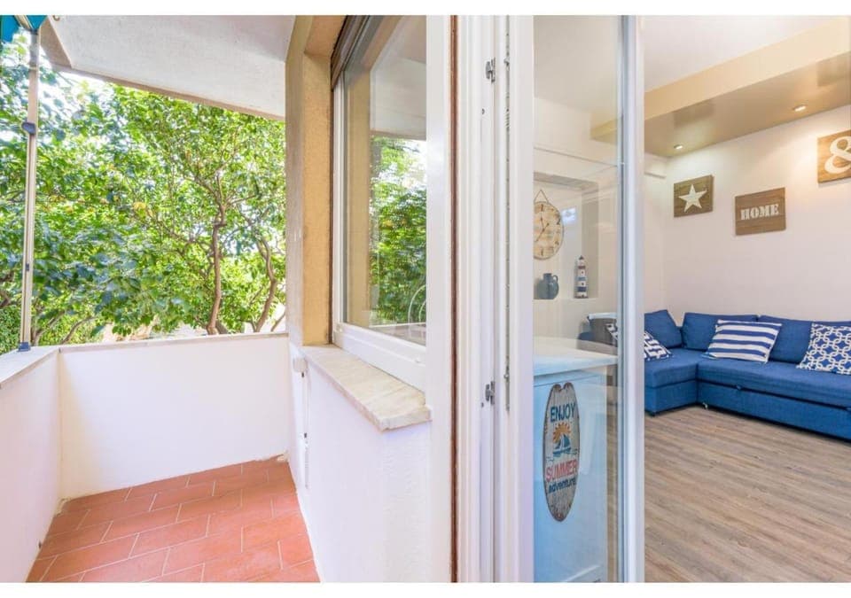 Patio, Balcony/Terrace, Living room, Seating area