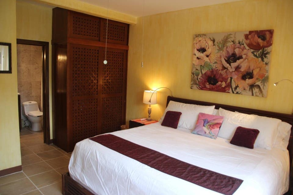 Bed, Bathroom, Photo of the whole room, Bedroom, wardrobe