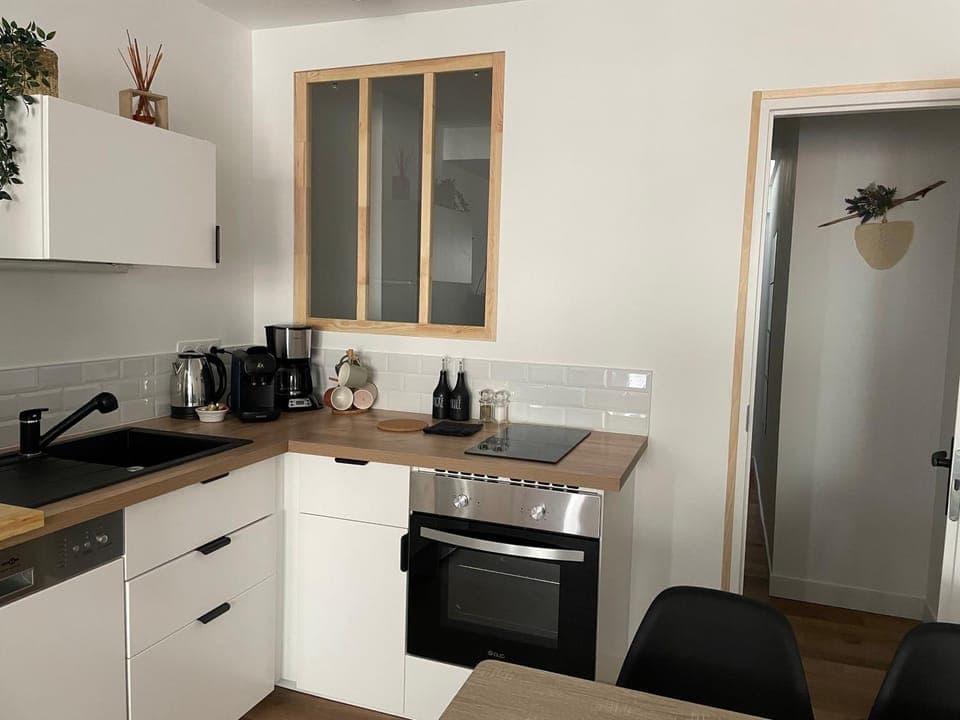 Kitchen or kitchenette