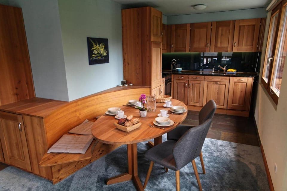 Dining area, kitchen