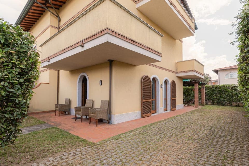 Property building, Patio