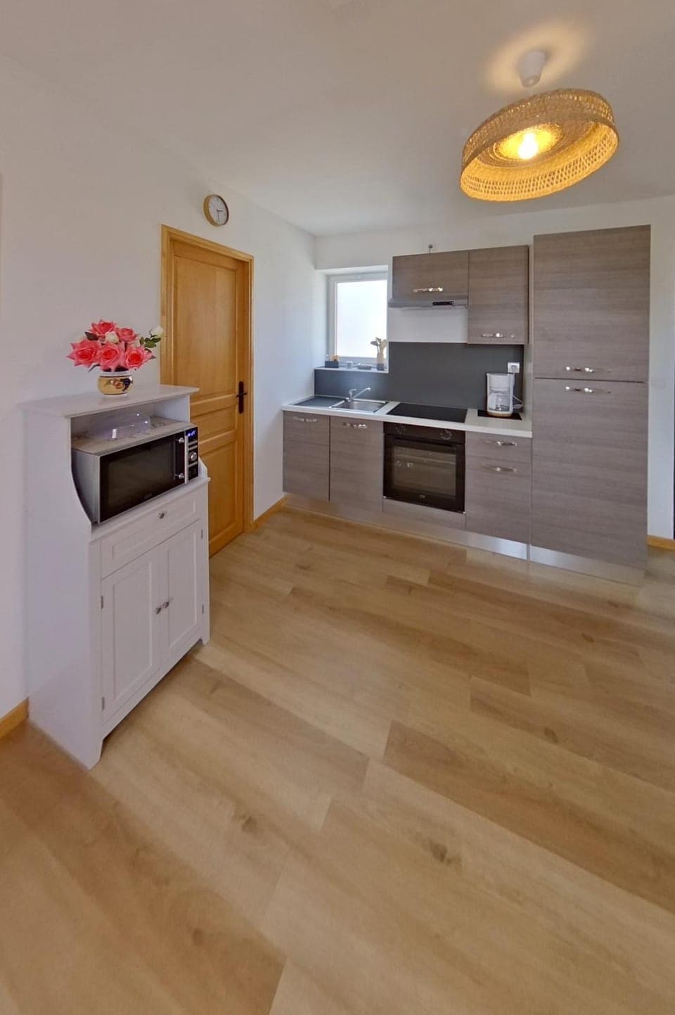 Kitchen or kitchenette, minibar, pet friendly, stove