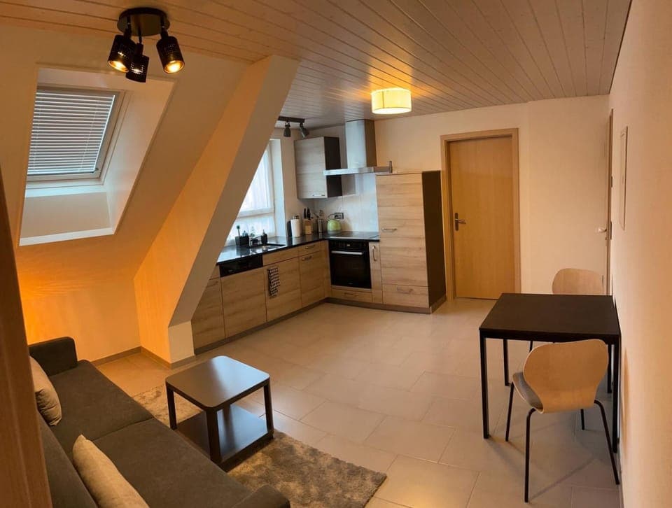 Living room, Dining area, pet friendly, stove