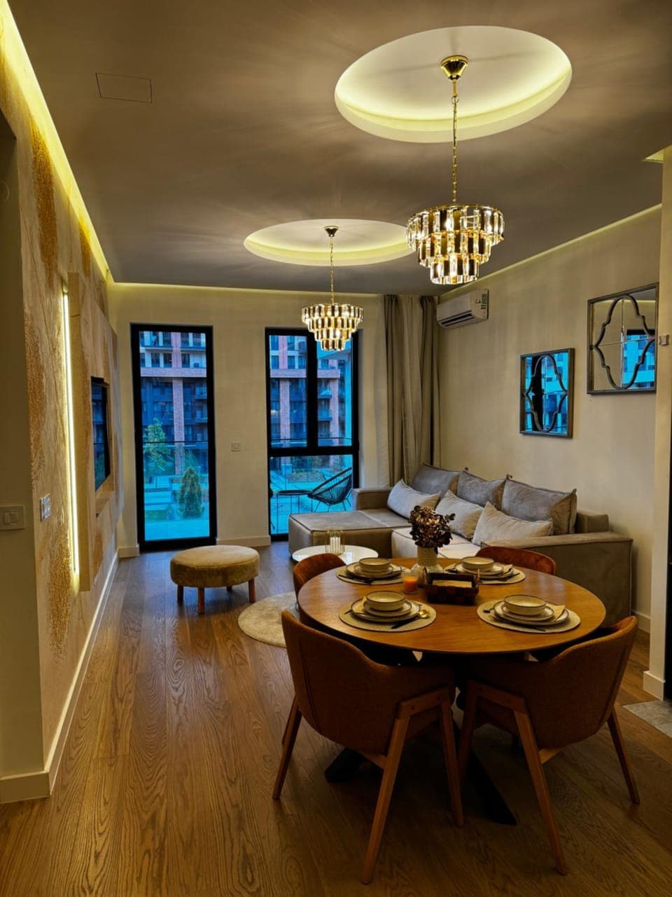 Living room, Dining area