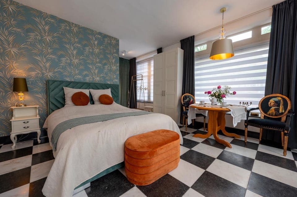 Bed, Photo of the whole room, Bedroom