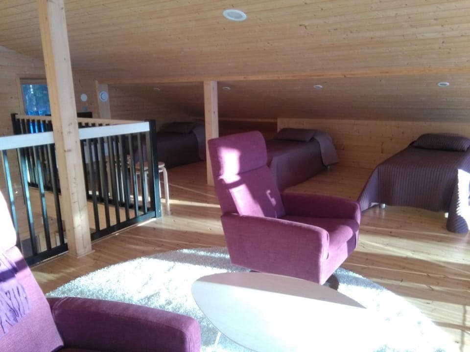 Communal lounge/ TV room, Bed, Seating area