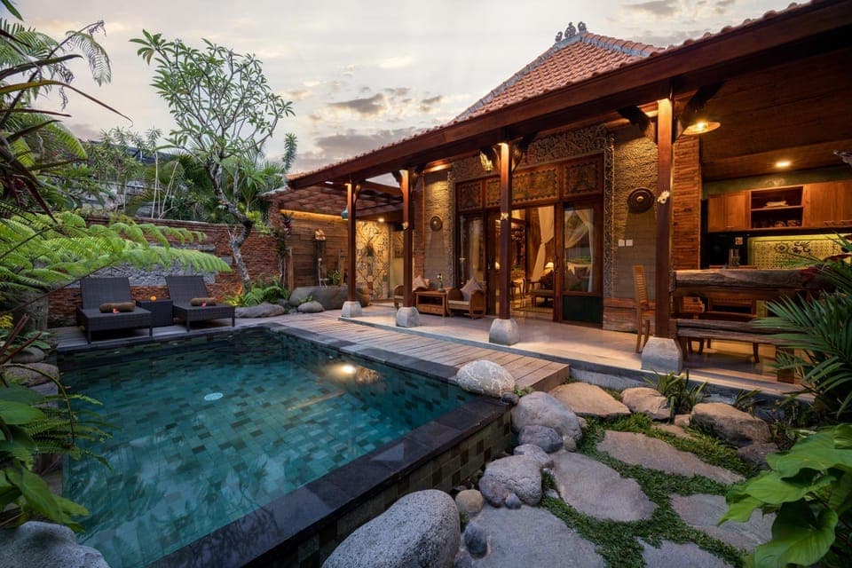 Property building, Swimming pool