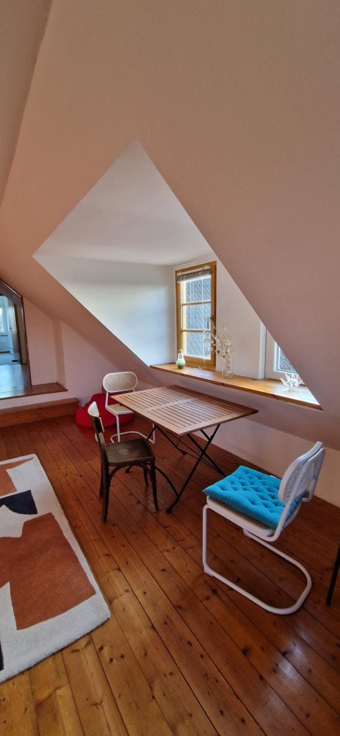 Seating area, Bedroom