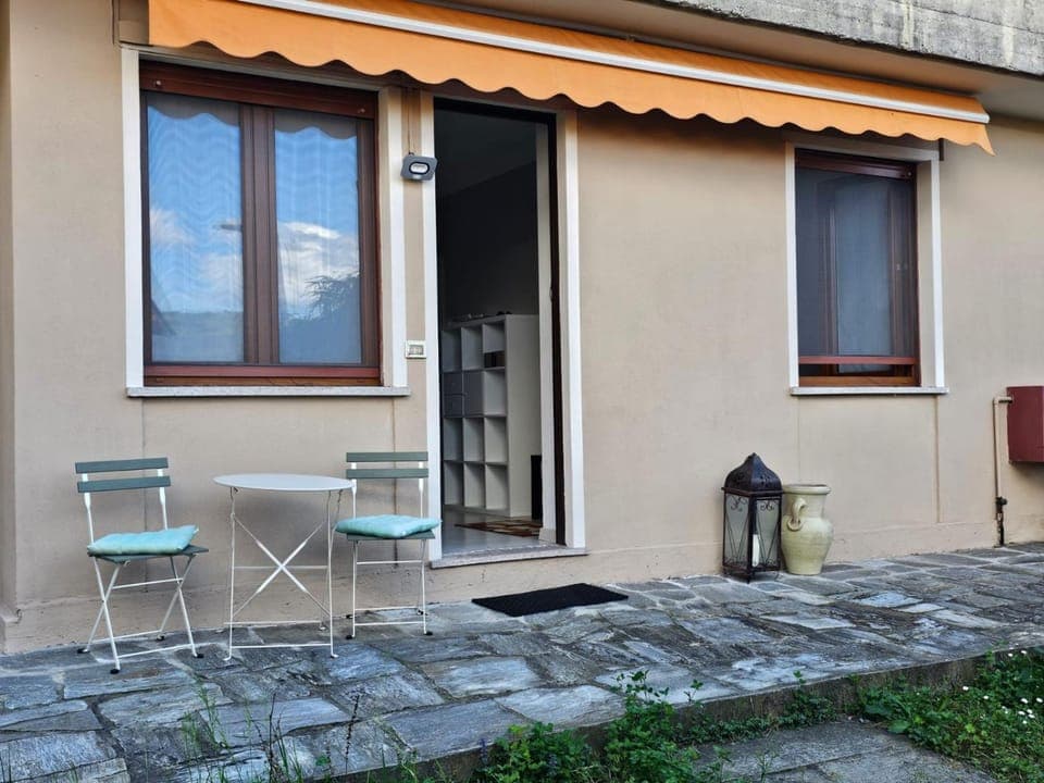 Facade/entrance, Balcony/Terrace