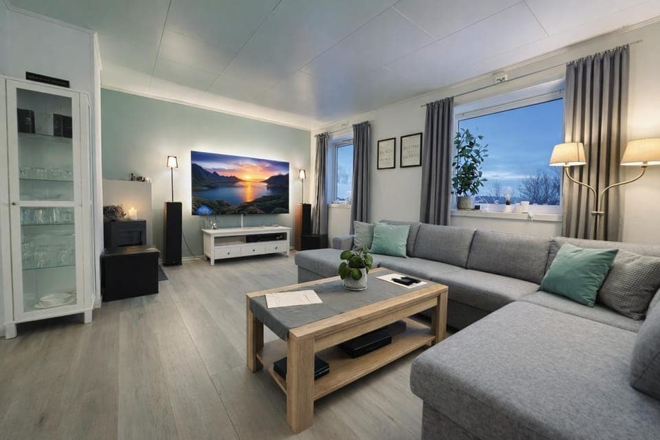 Communal lounge/ TV room, TV and multimedia, View (from property/room), Living room, Seating area, internet