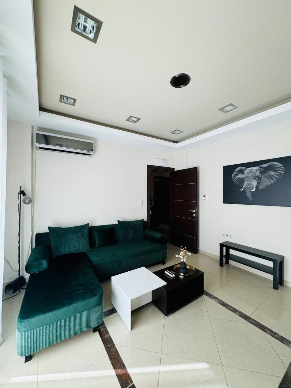 TV and multimedia, Living room, Seating area, air conditioner