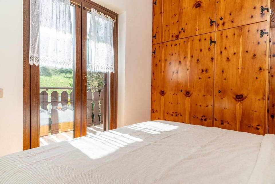 Bed, View (from property/room), Balcony/Terrace, Photo of the whole room, Bedroom