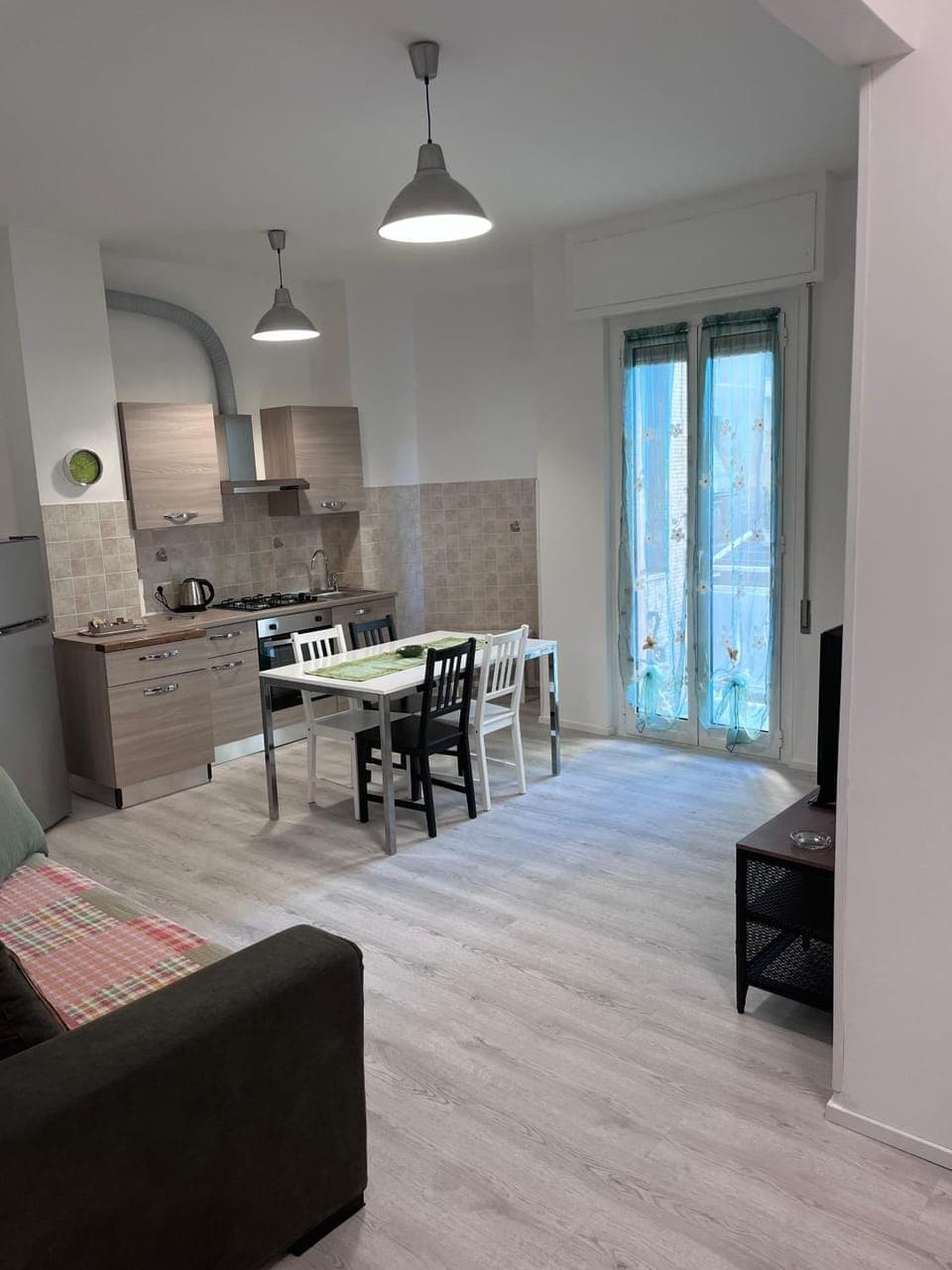 Dining area, pet friendly