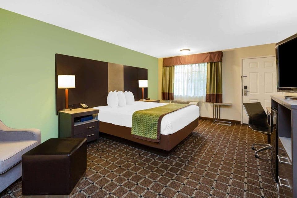 Photo of the whole room, On site