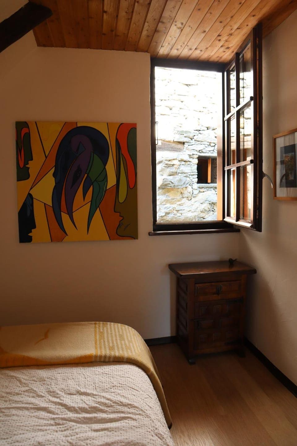 Bed, Photo of the whole room