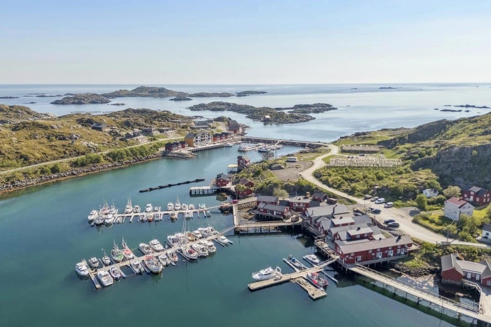 Nearby landmark, Day, Neighbourhood, Natural landscape, Bird's eye view, Sea view