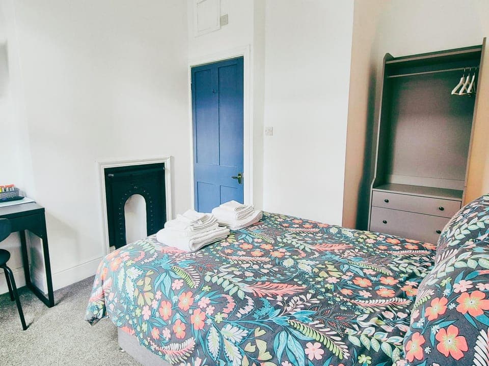 Bed, Bedroom, wardrobe