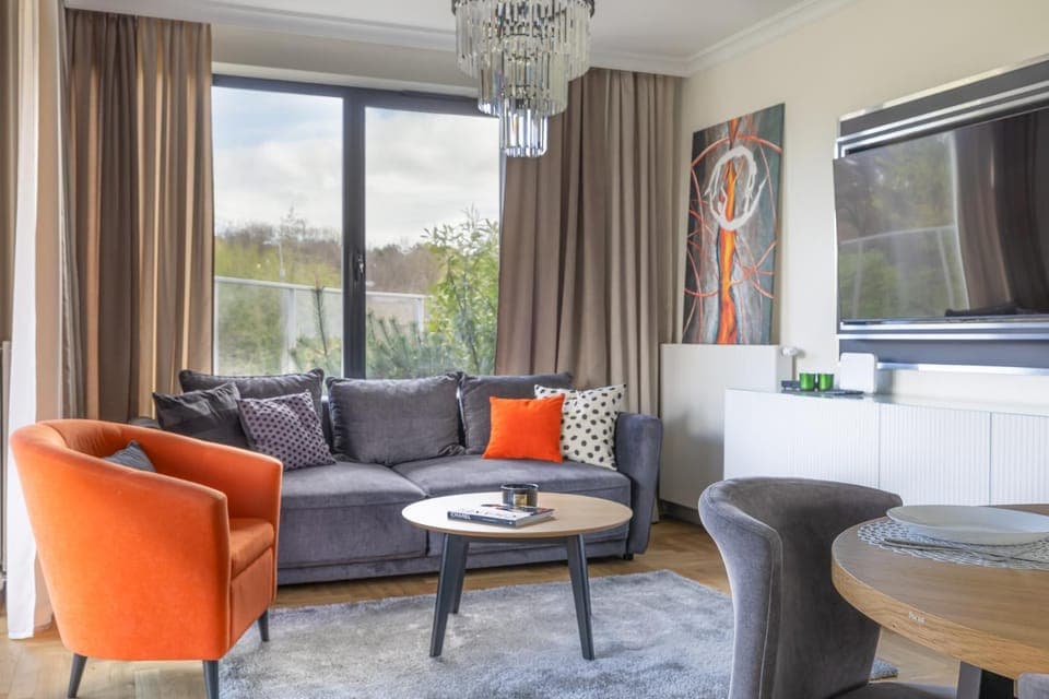 TV and multimedia, Living room, Seating area