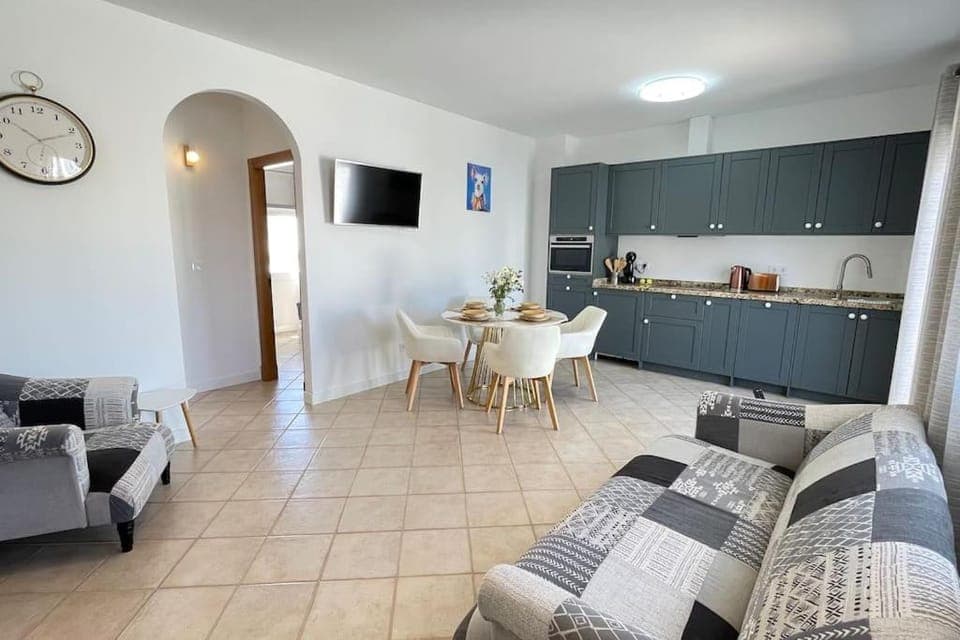 TV and multimedia, Kitchen or kitchenette, Living room, Seating area, Dining area, minibar, pet friendly