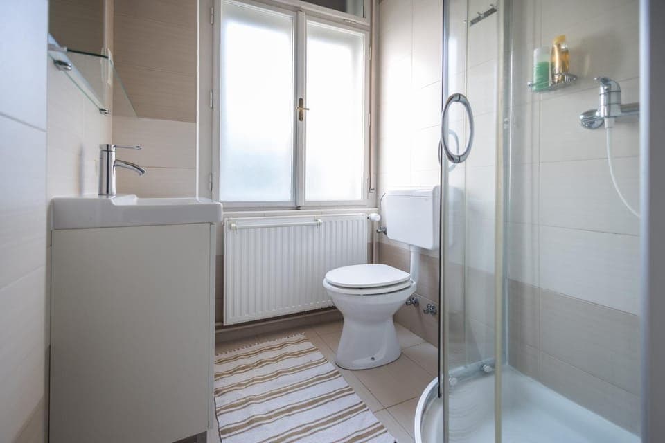 Shower, Toilet, Bathroom